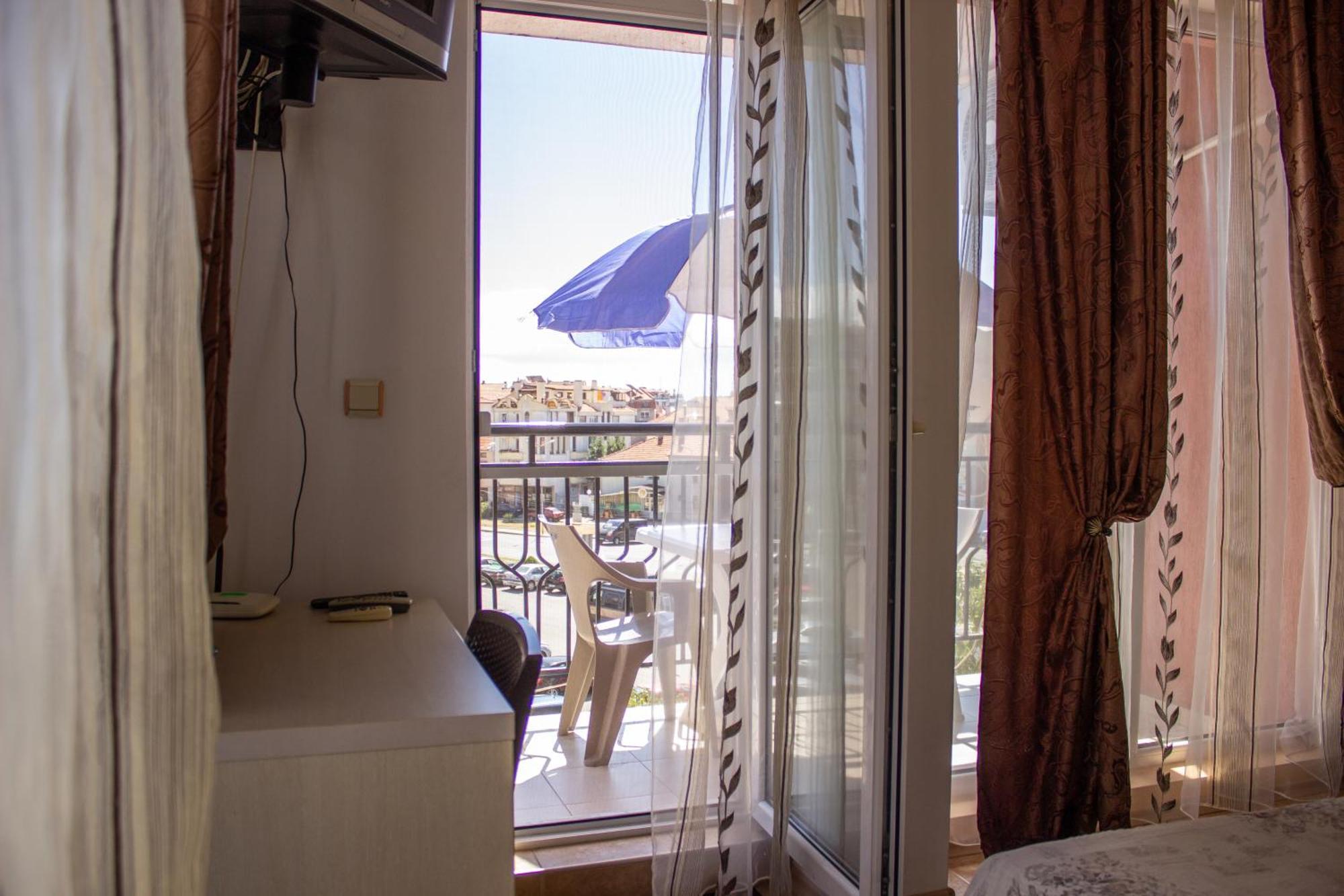 Central Couple Studio Pomorie Esterno foto